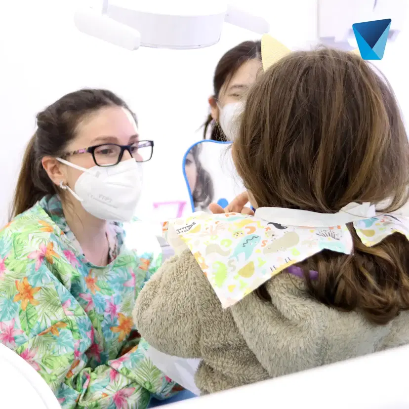 Ortodoncista pediátrico atendiendo en Dentistas por Chile