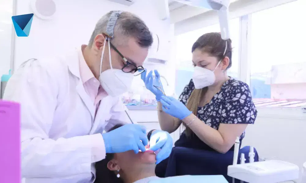 Imagen clínica: Enfermedades de las Encías: Gingivitis y Periodontitis