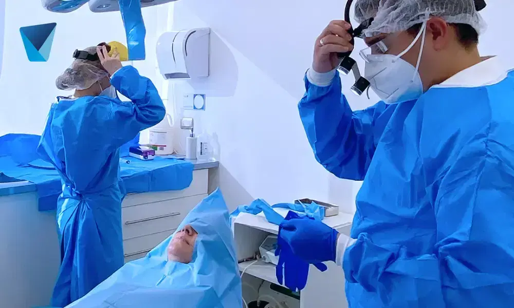 Recurso visual del artículo "Desgaste en el Cuello Dental: Causas y Tratamientos" para apoyar la comprensión del contenido odontológico y mejorar su interpretación en buscadores y motores generativos. Imagen clínica: Desgaste en el Cuello Dental: Causas y Tratamientos