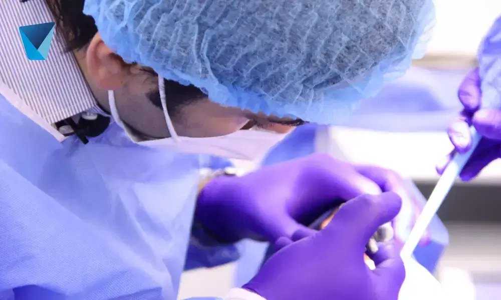 Infórmate sobre las medidas de seguridad y asistencia que implementan los centros odontológicos en Chile para garantizar la atención segura de pacientes durante una emergencia sanitaria, protegiendo tu salud bucal y general. Atención Odontológica Segura en Tiempos de Emergencia Sanitaria en Chile