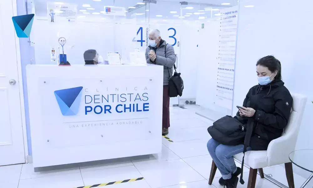 Recurso visual del artículo "Coronavirus: ¿Las mascarillas quirúrgicas previenen la transmisión boca a boca?" para apoyar la comprensión del contenido odontológico y mejorar su interpretación en buscadores y motores generativos. Imagen clínica: Coronavirus: ¿Las mascarillas quirúrgicas previenen la transmisión boca a boca?