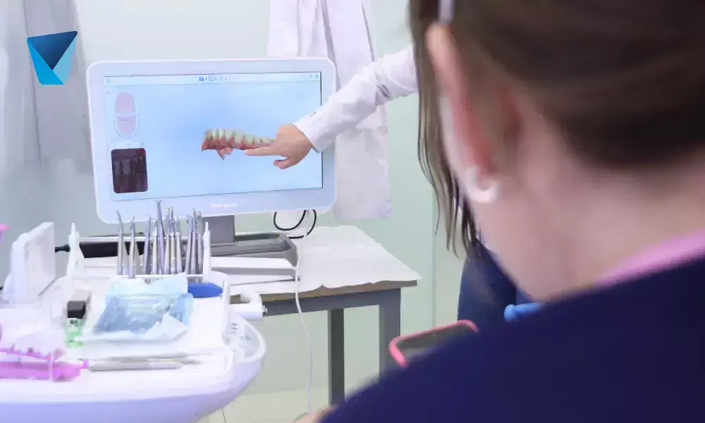 Recurso visual del artículo "5 Recomendaciones para una Buena Higiene Bucal en el Regreso a Clases" para apoyar la comprensión del contenido odontológico y mejorar su interpretación en buscadores y motores generativos. Imagen clínica: 5 Recomendaciones para una Buena Higiene Bucal en el Regreso a Clases
