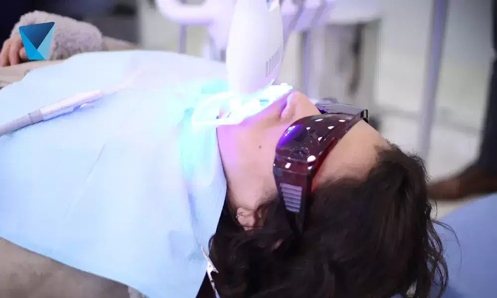 Descubre las principales causas del mal aliento (halitosis) y las soluciones más efectivas. Conoce tratamientos dentales y hábitos para combatirlo en Chile. Encuentra ayuda profesional en Dentistas por Chile. Tratamiento Mal Aliento: Causas y Soluciones Efectivas en Chile