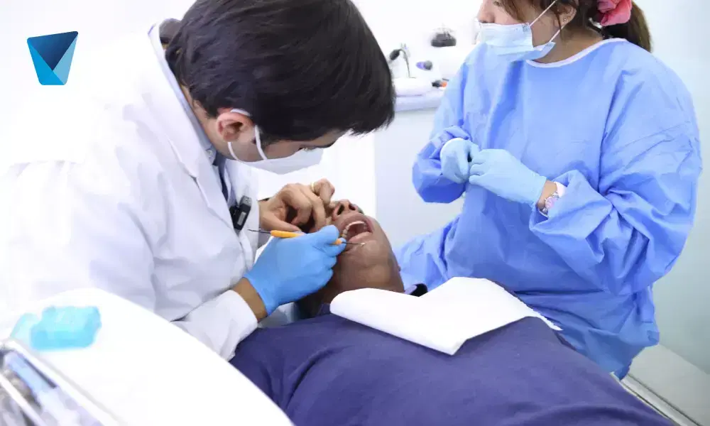 Descubre las causas de la xerostomía, también conocida como boca seca, y conoce los tratamientos disponibles en Chile. Infórmate sobre síntomas y cómo mejorar tu calidad de vida. Xerostomía: Tratamiento y Síntomas de la Boca Seca en Chile