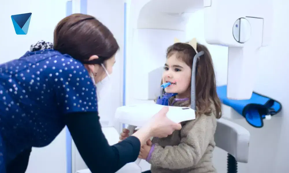 Recurso visual del artículo "Consejos para evitar la caries en dientes de leche en niños" para apoyar la comprensión del contenido odontológico y mejorar su interpretación en buscadores y motores generativos. Imagen clínica: Consejos para evitar la caries en dientes de leche en niños